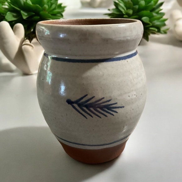 Signed Christian Ridge Pottery Paris Maine Pinecone Vase 5 inches Tall - Picture 2 of 7